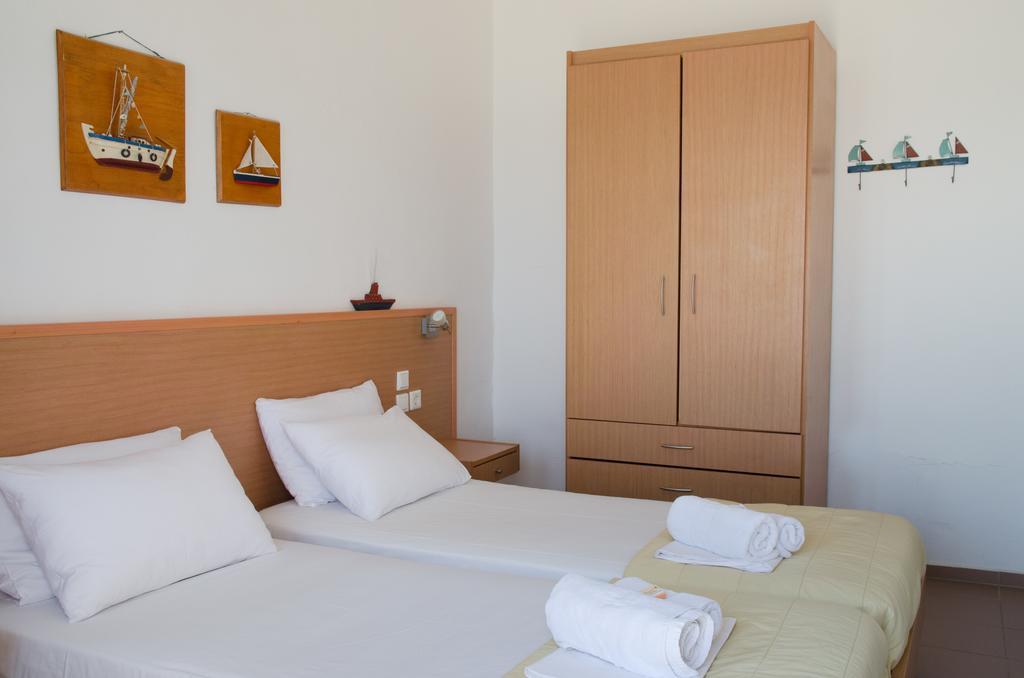 Yialos Studios-Apartments Makrýgialos Exterior foto