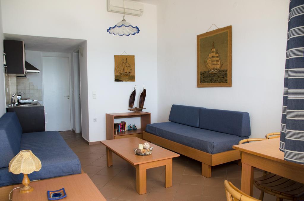 Yialos Studios-Apartments Makrýgialos Exterior foto
